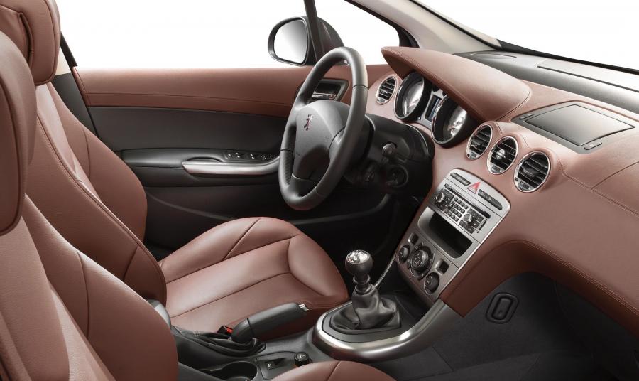  Peugeot 308 GT 2008 года  (фото 12 из 101)